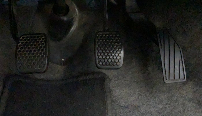 2018 Maruti Alto 800 LXI, Petrol, Manual, 40,594 km, Pedals