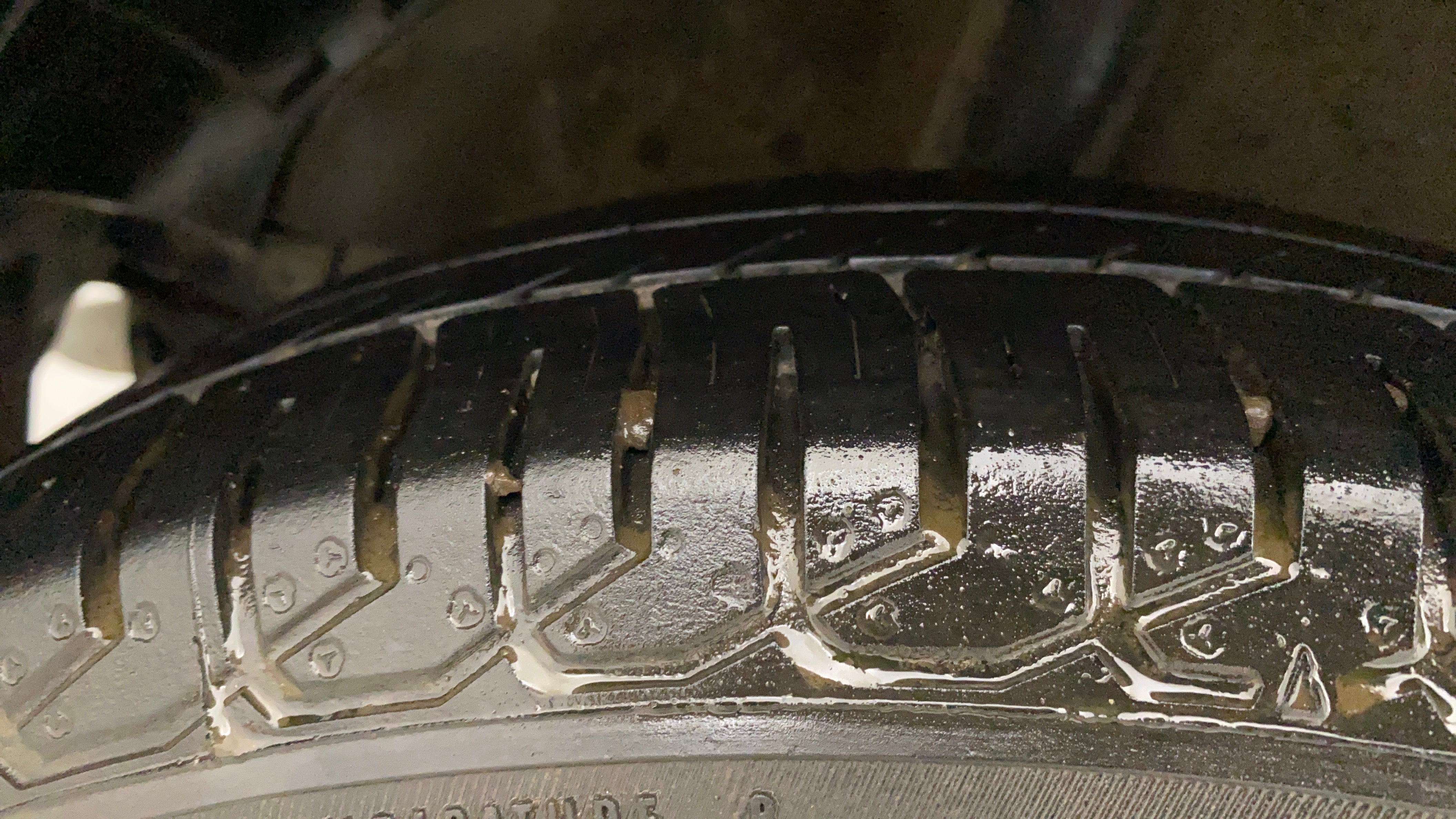camera-Right-Rear-Tyre-Tread