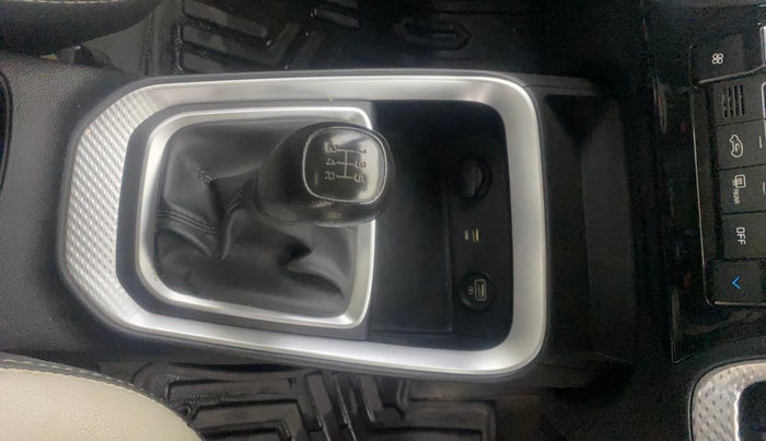 2021 KIA SONET HTK PLUS 1.2, Petrol, Manual, 72,779 km, Gear Lever