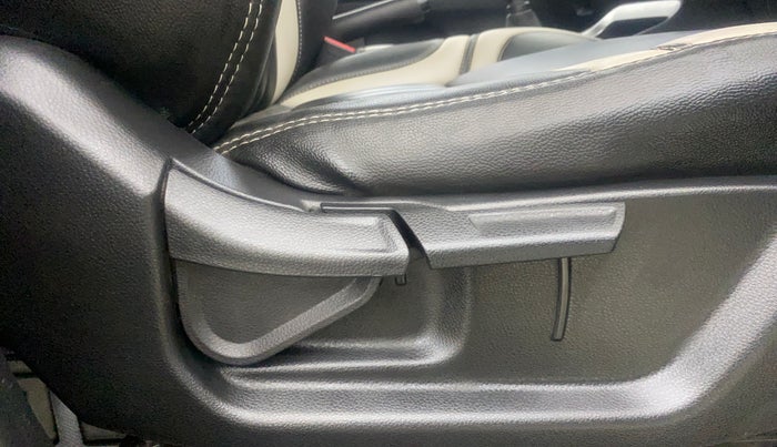 2021 KIA SONET HTK PLUS 1.2, Petrol, Manual, 72,779 km, Driver Side Adjustment Panel