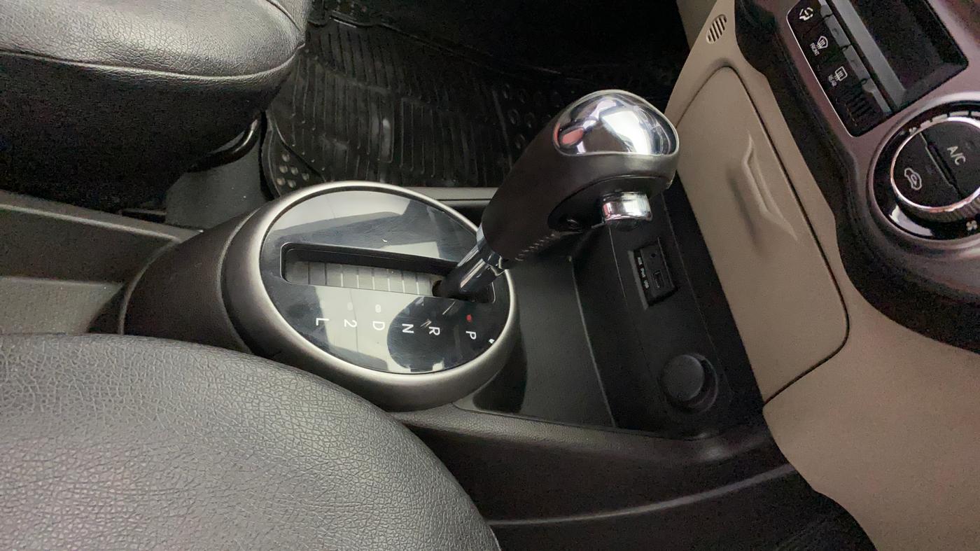2012 Hyundai i20 SPORTZ 1.4 AT, Petrol, Automatic, 29,347 km, Gear Lever