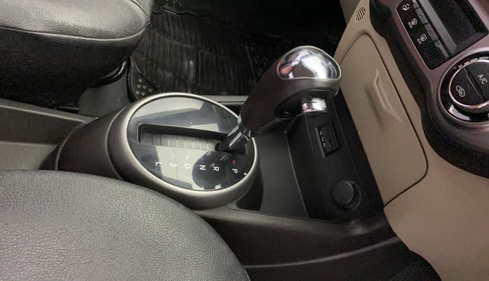 2012 Hyundai i20 SPORTZ 1.4 AT, Petrol, Automatic, 29,347 km, Gear Lever