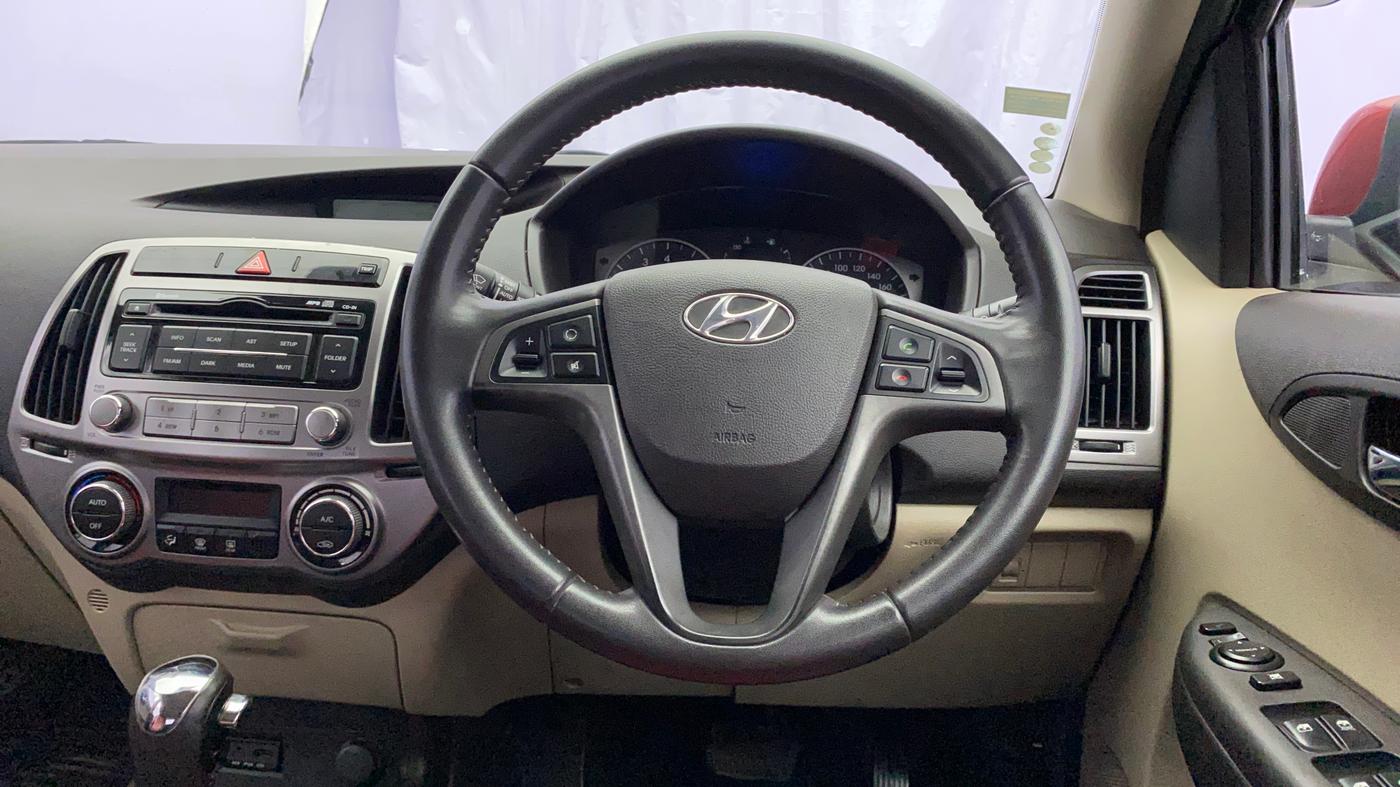 2012 Hyundai i20 SPORTZ 1.4 AT, Petrol, Automatic, 29,347 km, Steering Wheel Close Up