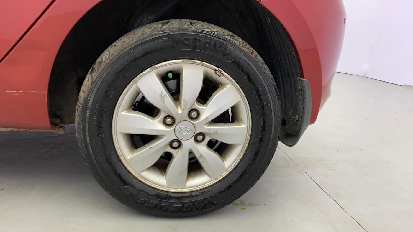 2012 Hyundai i20 SPORTZ 1.4 AT, Petrol, Automatic, 29,347 km, Left Rear Wheel