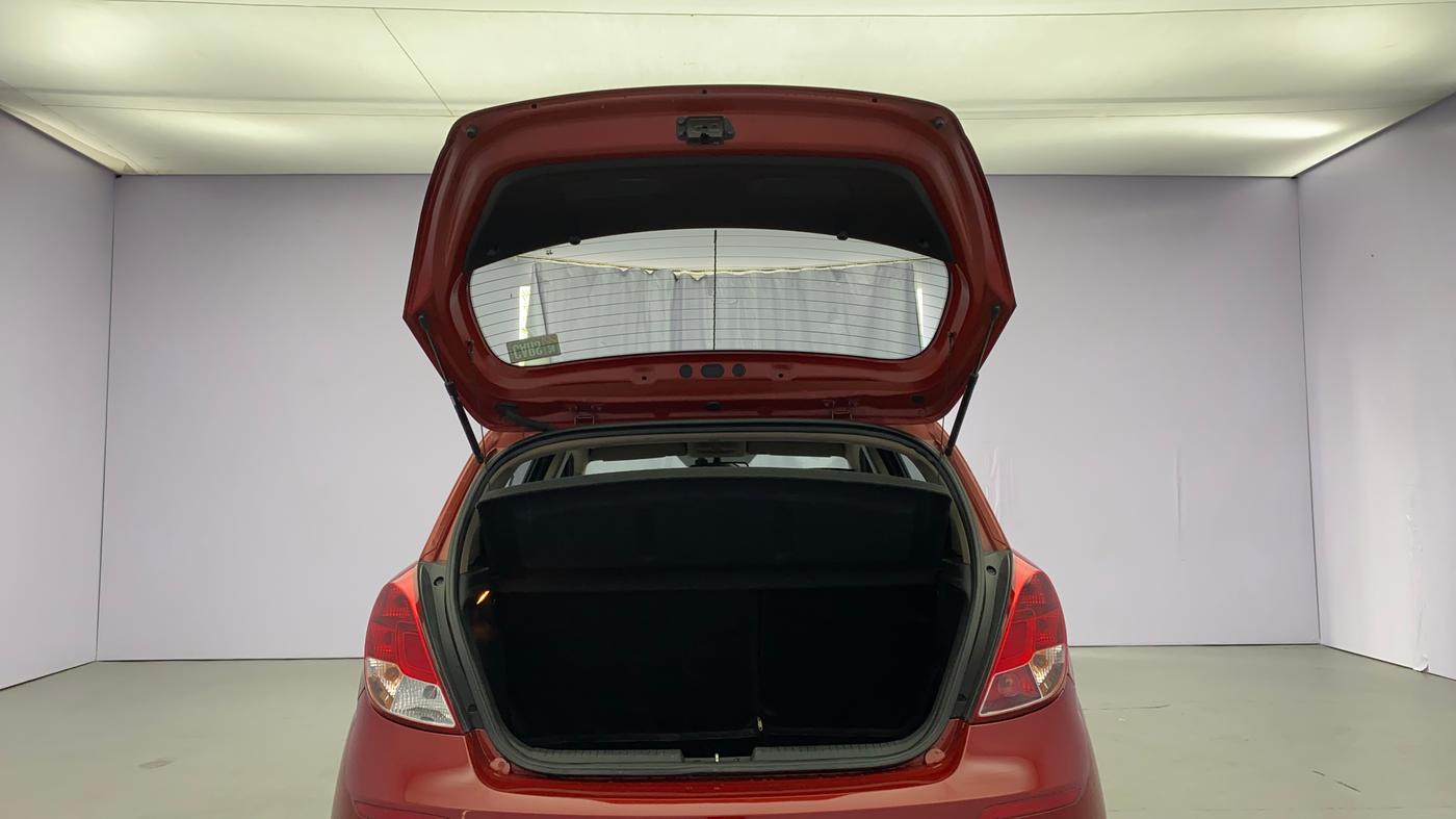 2012 Hyundai i20 SPORTZ 1.4 AT, Petrol, Automatic, 29,347 km, Boot Door Open