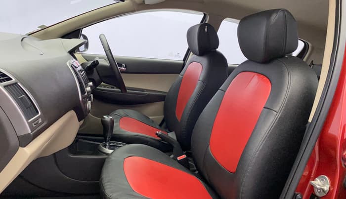 2012 Hyundai i20 SPORTZ 1.4 AT, Petrol, Automatic, 29,347 km, Right Side Front Door Cabin