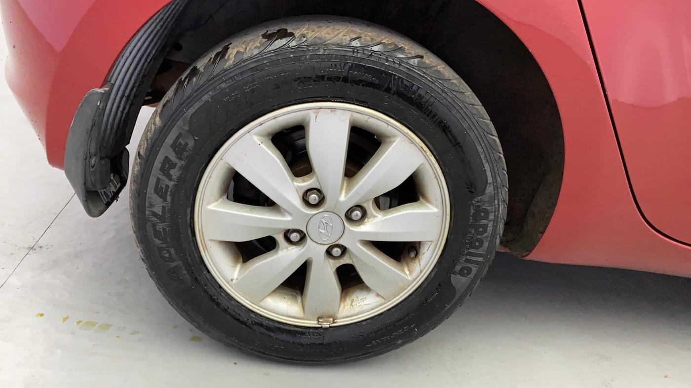 2012 Hyundai i20 SPORTZ 1.4 AT, Petrol, Automatic, 29,347 km, Right Rear Wheel