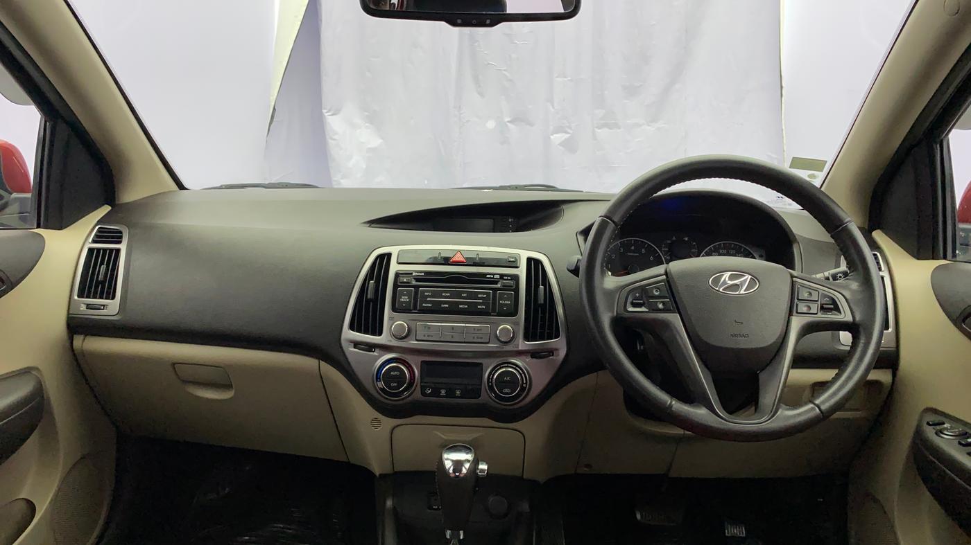 2012 Hyundai i20 SPORTZ 1.4 AT, Petrol, Automatic, 29,347 km, Dashboard