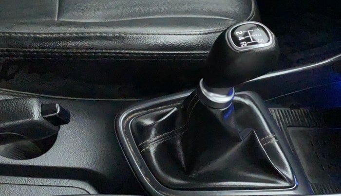 2022 Hyundai NEW I20 ASTA (O) 1.2 MT, Petrol, Manual, 28,448 km, Gear Lever
