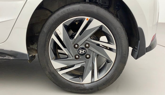 2022 Hyundai NEW I20 ASTA (O) 1.2 MT, Petrol, Manual, 28,448 km, Left Rear Wheel