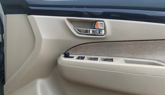 2016 Maruti Ciaz VXI+, Petrol, Manual, 41,827 km, Driver Side Door Panels Control