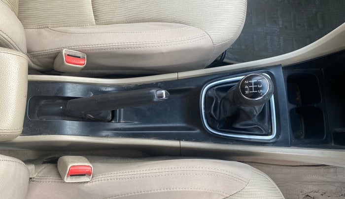 2016 Maruti Ciaz VXI+, Petrol, Manual, 41,827 km, Gear Lever