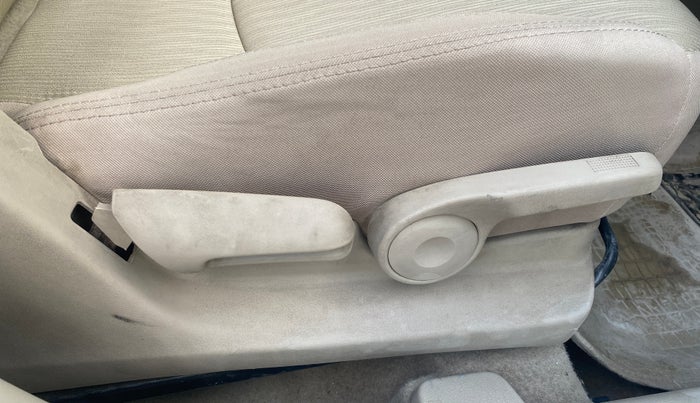 2016 Maruti Ciaz VXI+, Petrol, Manual, 41,827 km, Driver Side Adjustment Panel