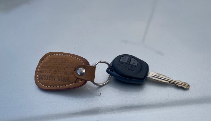 2016 Maruti Ciaz VXI+, Petrol, Manual, 41,827 km, Key Close Up