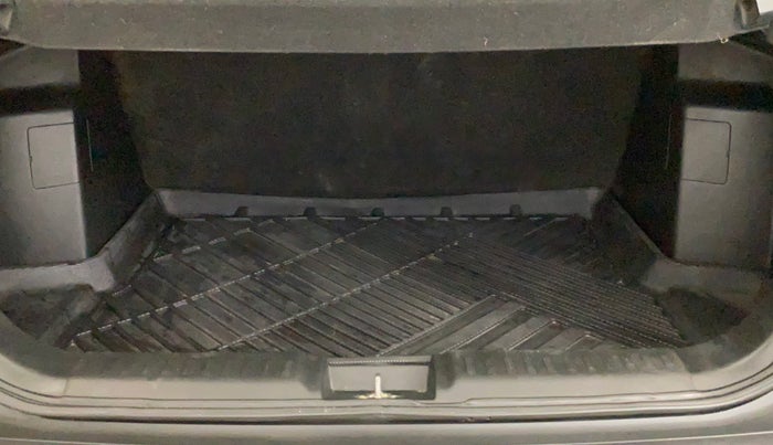 2022 Maruti BREZZA LXI SMART HYBRID, Petrol, Manual, 30,483 km, Boot Inside