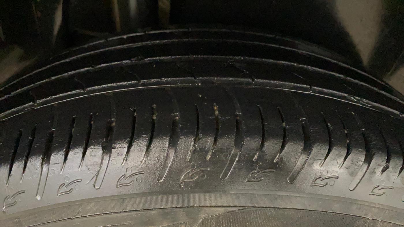 2022 Maruti BREZZA LXI SMART HYBRID, Petrol, Manual, 30,951 km, Right Rear Tyre Tread
