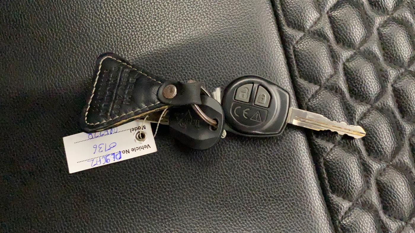 2022 Maruti BREZZA LXI SMART HYBRID, Petrol, Manual, 30,951 km, Key Close Up