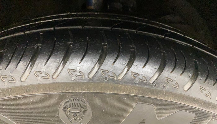 2022 Maruti XL6 ALPHA PLUS MT, Petrol, Manual, 54,553 km, Right Front Tyre Tread