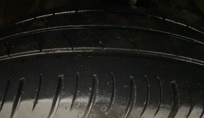 2020 Maruti Baleno DELTA PETROL 1.2, Petrol, Manual, 48,405 km, Right Front Tyre Tread