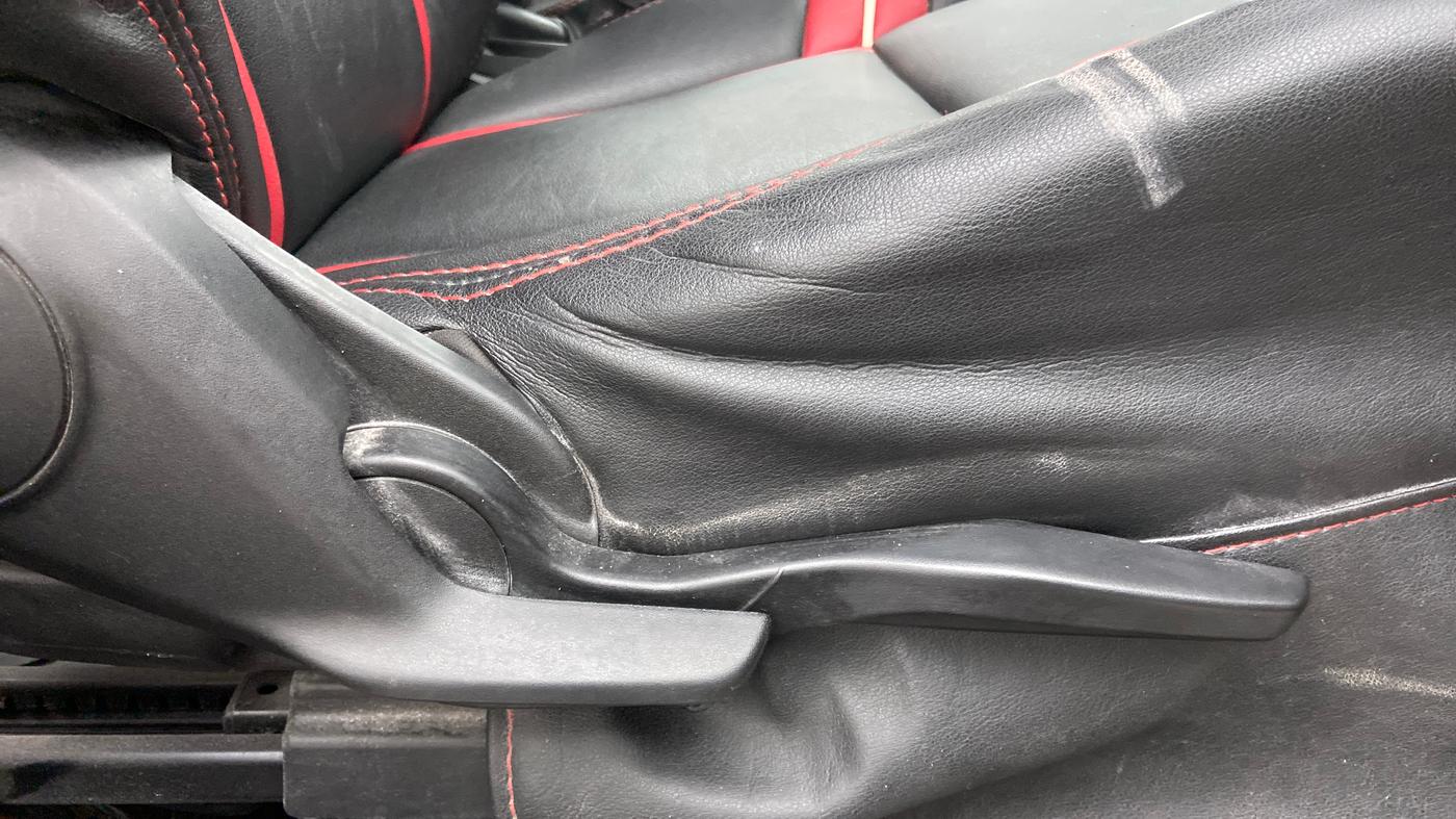 2018 Maruti IGNIS ALPHA 1.2 AMT DUAL TONE, Petrol, Automatic, 38,395 km, Driver Side Adjustment Panel