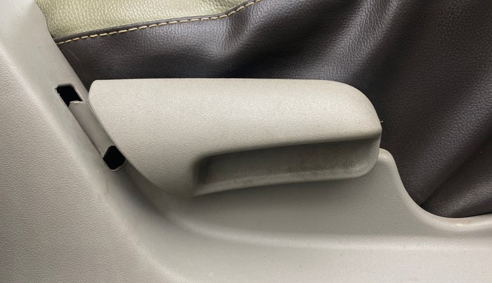 2015 Maruti Celerio VXI, Petrol, Manual, 70,130 km, Driver Side Adjustment Panel