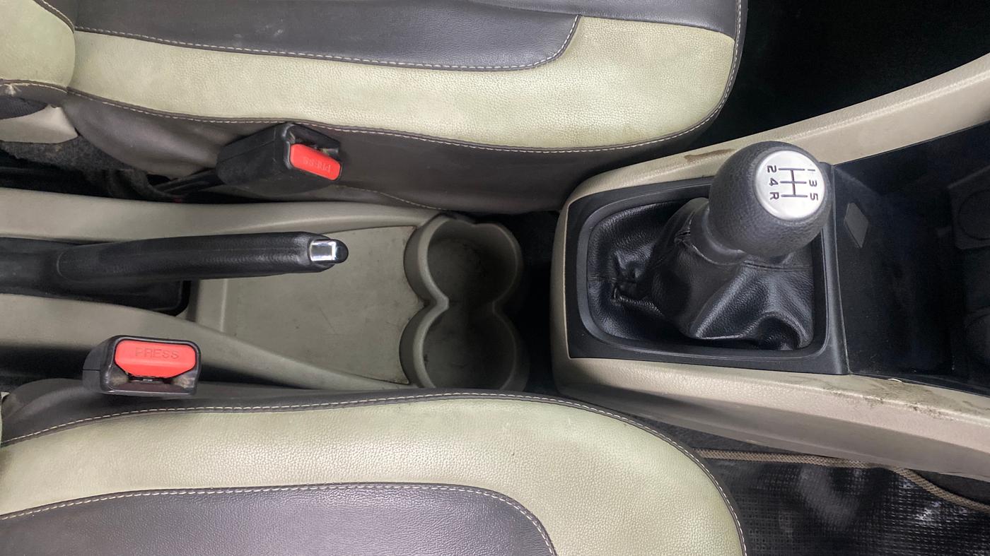 2015 Maruti Celerio VXI, Petrol, Manual, 70,192 km, Gear Lever