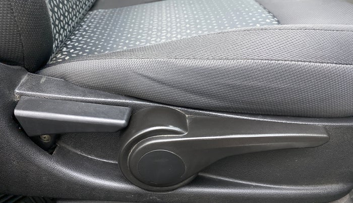 2019 Tata NEXON XZA PLUS DIESEL, Diesel, Automatic, 1,01,427 km, Driver Side Adjustment Panel