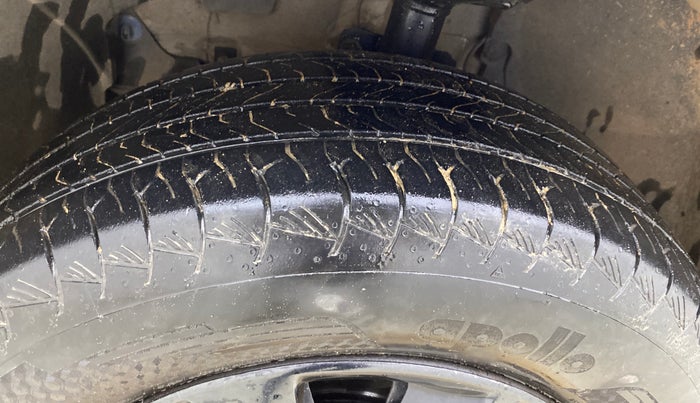 2015 Nissan Terrano XL (P), Petrol, Manual, 79,856 km, Left Front Tyre Tread