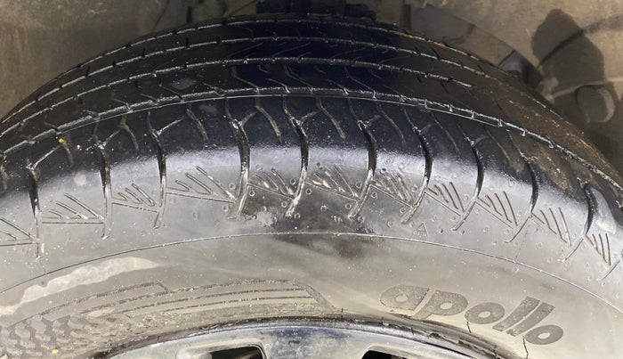 2015 Nissan Terrano XL (P), Petrol, Manual, 79,856 km, Right Front Tyre Tread