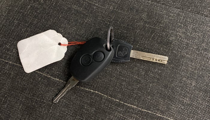 2015 Nissan Terrano XL (P), Petrol, Manual, 79,856 km, Key Close Up