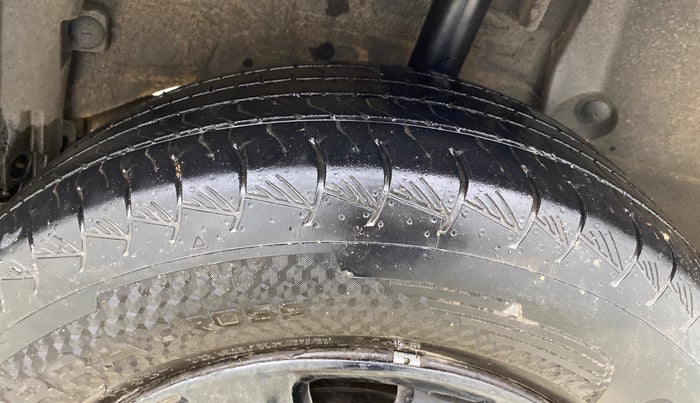 2015 Nissan Terrano XL (P), Petrol, Manual, 79,856 km, Left Rear Tyre Tread