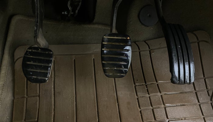 2015 Nissan Terrano XL (P), Petrol, Manual, 79,856 km, Pedals