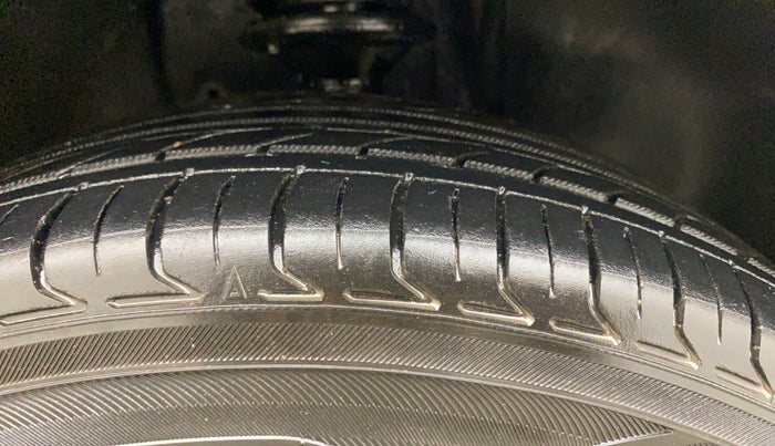 2017 Maruti IGNIS DELTA 1.2, Petrol, Manual, 93,446 km, Right Front Tyre Tread