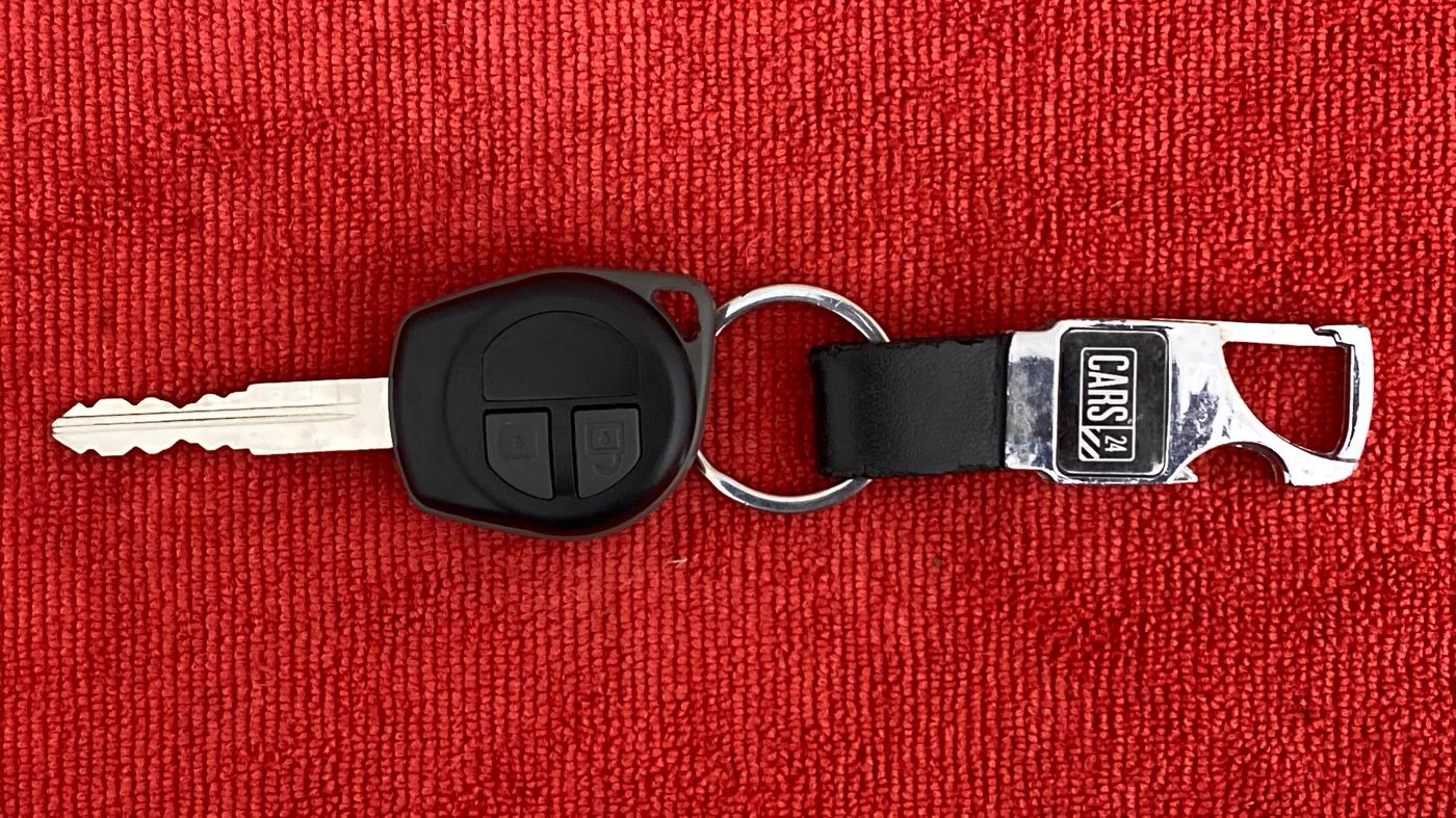 2013 Maruti Swift Dzire VDI, Diesel, Manual, 32,121 km, Key Close Up