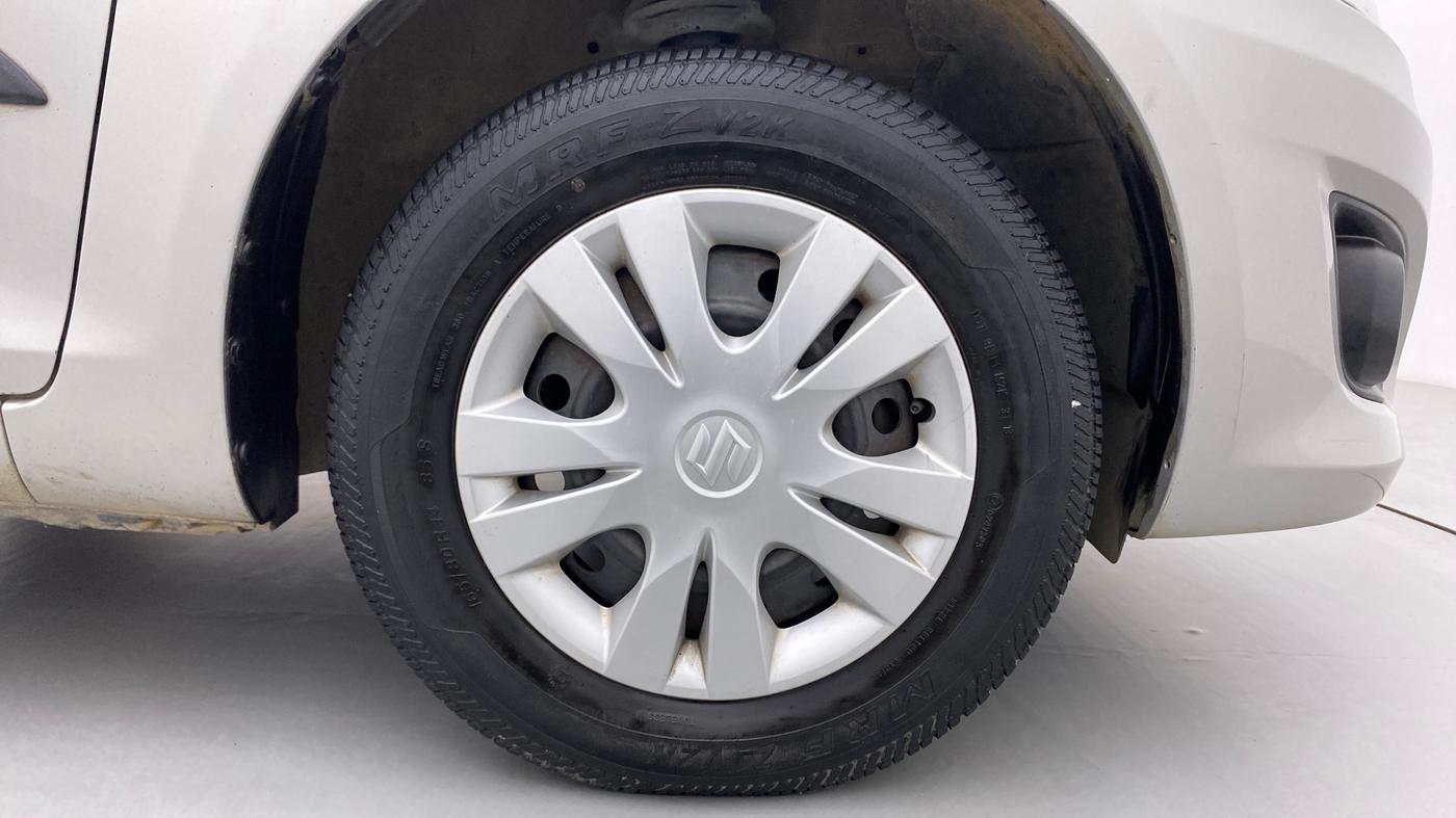 2013 Maruti Swift Dzire VDI, Diesel, Manual, 32,121 km, Right Front Wheel