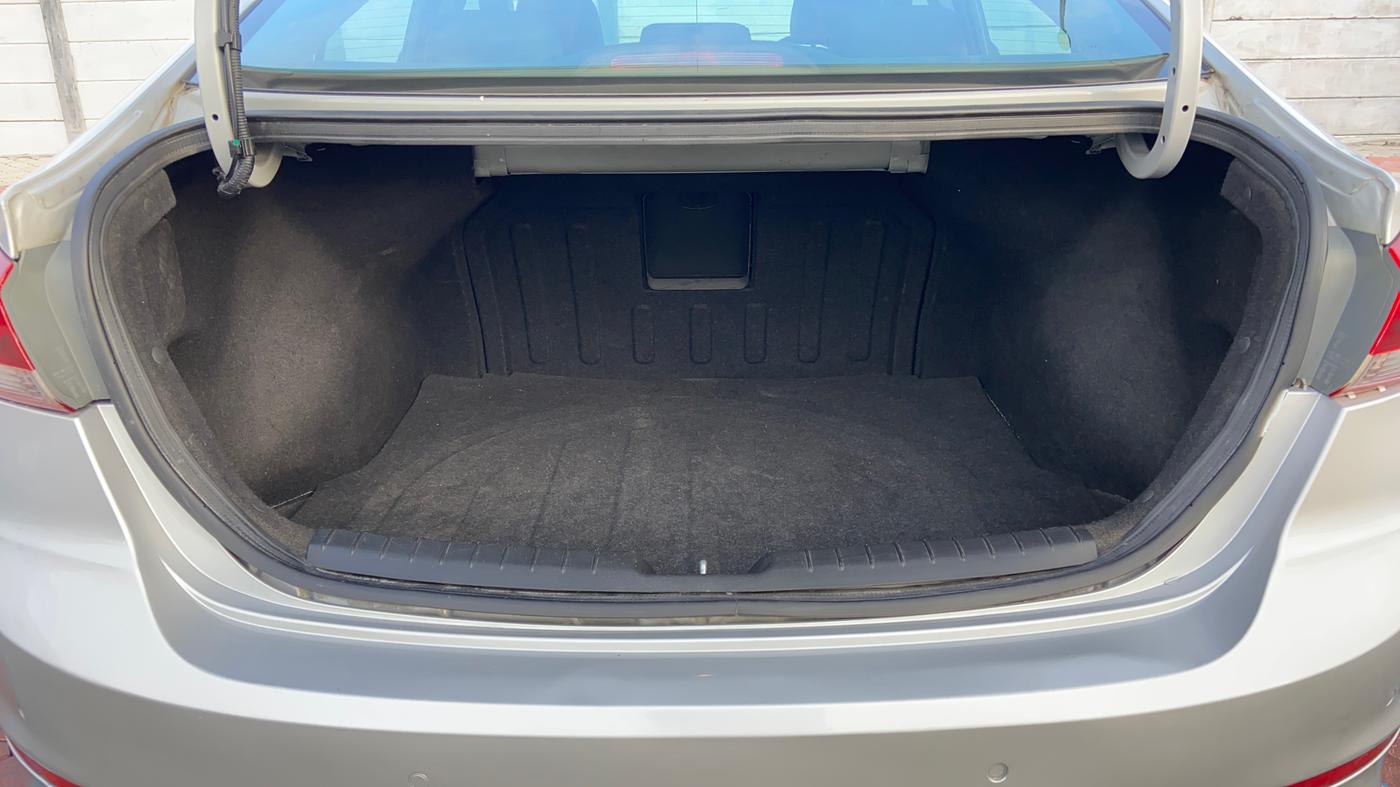2018 Hyundai New Elantra 2.0 SX(O) AT PETROL, Petrol, Automatic, 1,36,426 km, Boot Inside