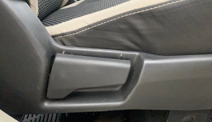 2020 Renault TRIBER RXZ AMT, Petrol, Automatic, 49,318 km, Driver Side Adjustment Panel