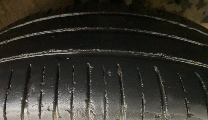 2020 Renault TRIBER RXZ AMT, Petrol, Automatic, 49,318 km, Left Rear Tyre Tread