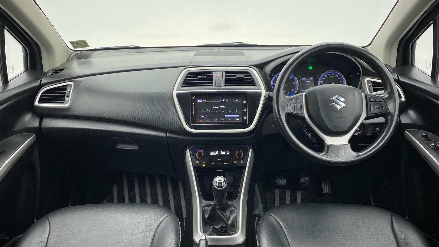 2015 Maruti S Cross ZETA 1.3, Diesel, Manual, 70,731 km, Dashboard