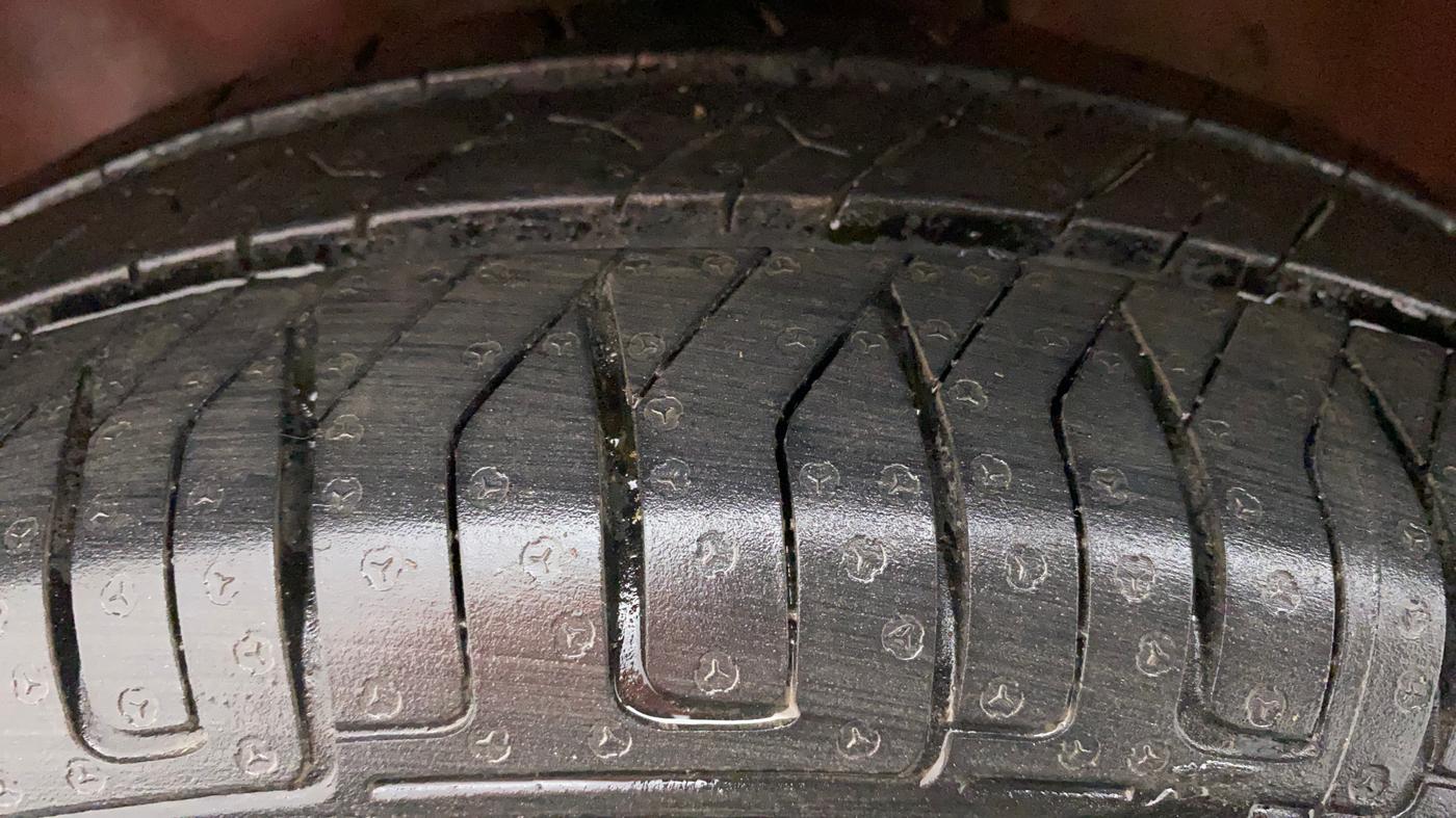 2011 Maruti Alto K10 LXI, Petrol, Manual, 30,611 km, Left Front Tyre Tread