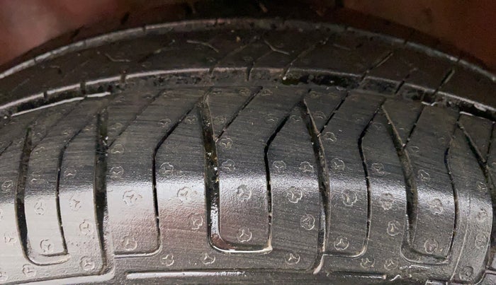 2011 Maruti Alto K10 LXI, Petrol, Manual, 30,611 km, Left Front Tyre Tread