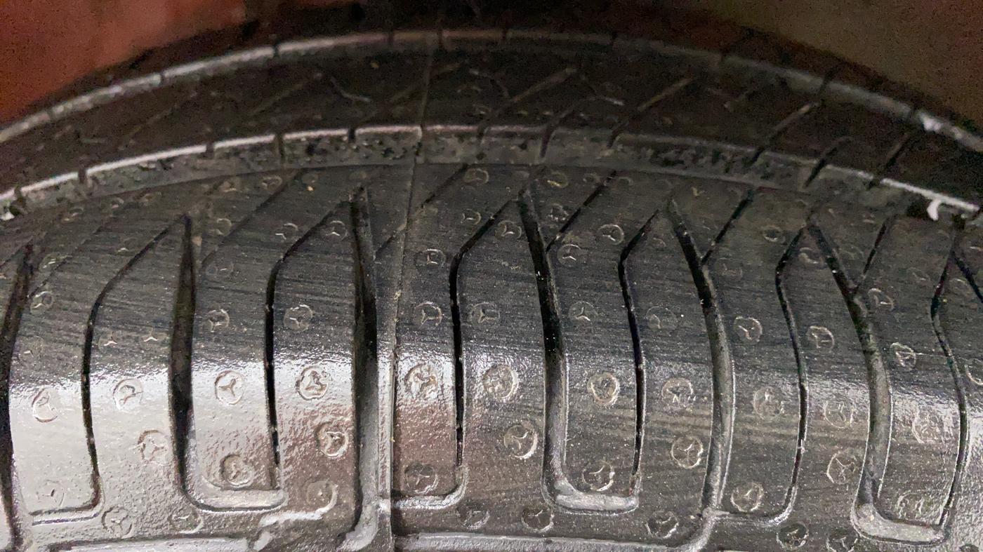 2011 Maruti Alto K10 LXI, Petrol, Manual, 30,611 km, Right Front Tyre Tread