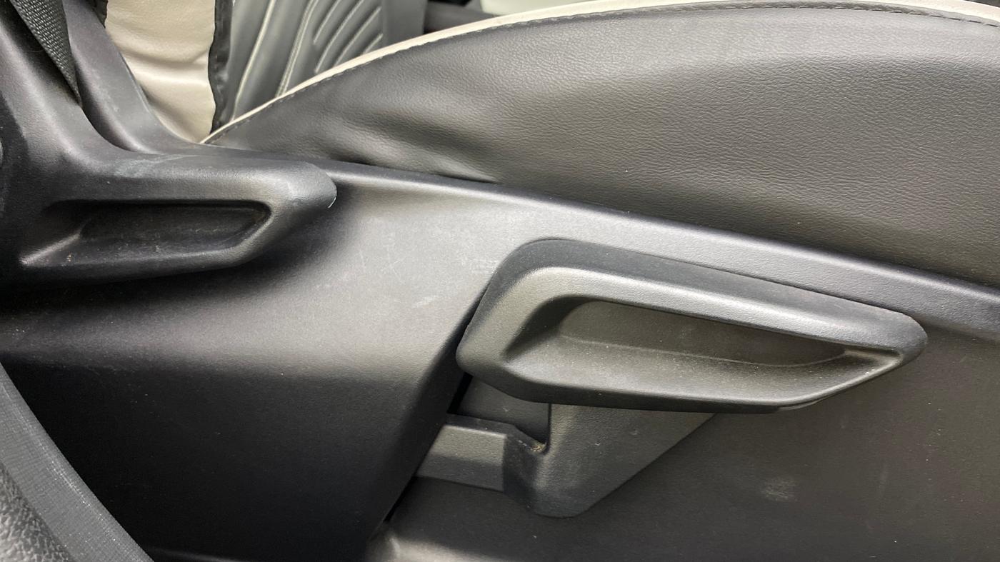 2025 Tata NEXON Pure Plus 1.2 iCNG 6MT, CNG, Manual, 4,881 km, Driver Side Adjustment Panel