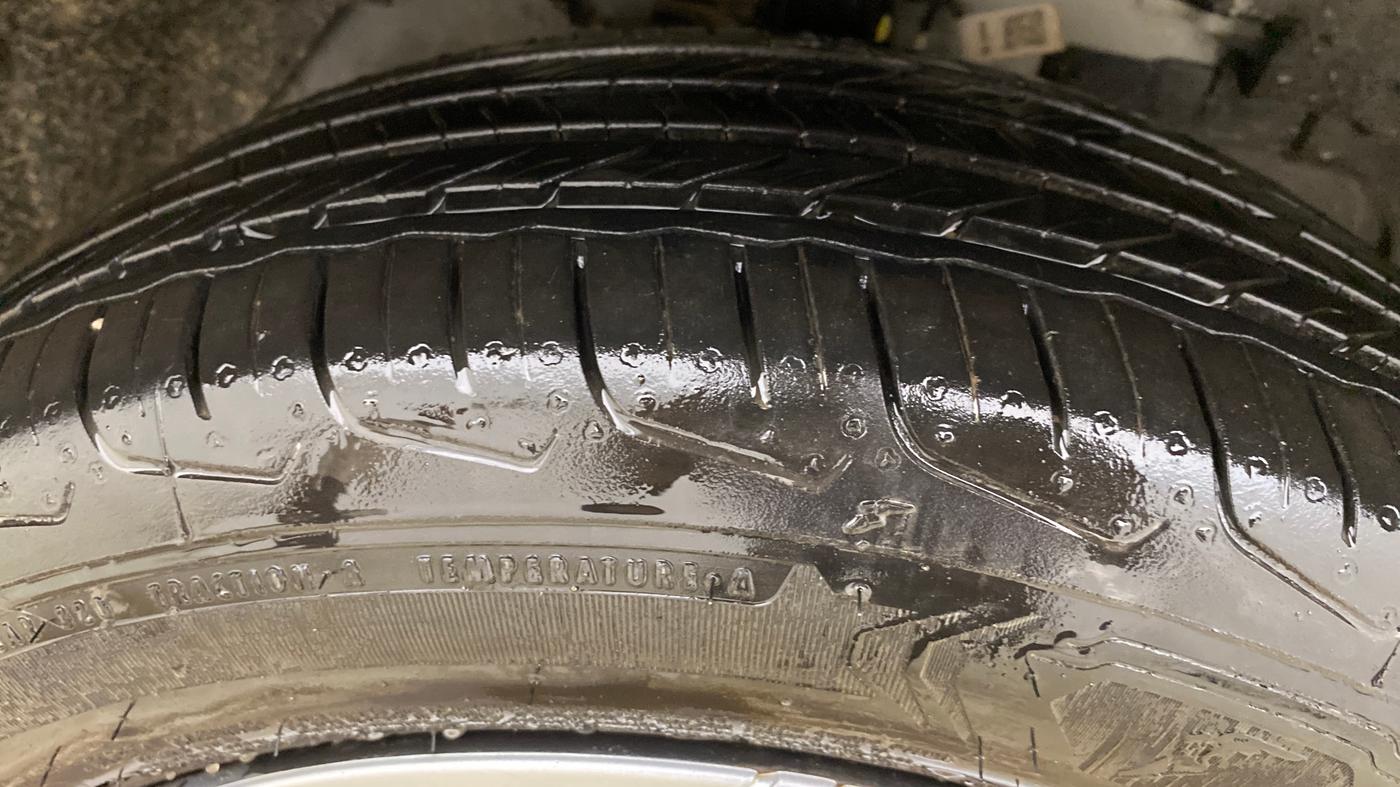 2025 Tata NEXON Pure Plus 1.2 iCNG 6MT, CNG, Manual, 4,881 km, Right Front Tyre Tread