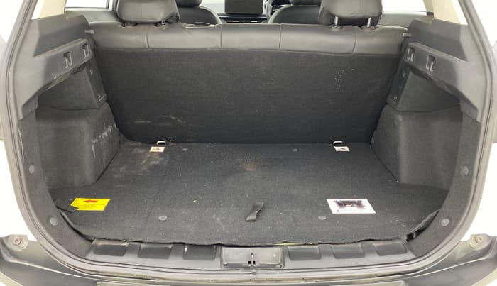 2025 Tata NEXON Pure Plus 1.2 iCNG 6MT, CNG, Manual, 4,881 km, Boot Inside