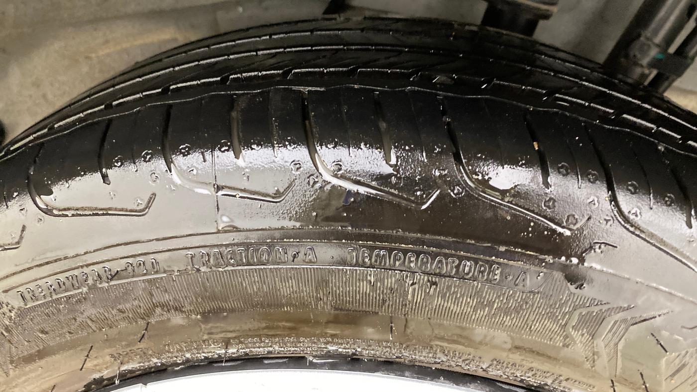 2025 Tata NEXON Pure Plus 1.2 iCNG 6MT, CNG, Manual, 4,881 km, Left Rear Tyre Tread
