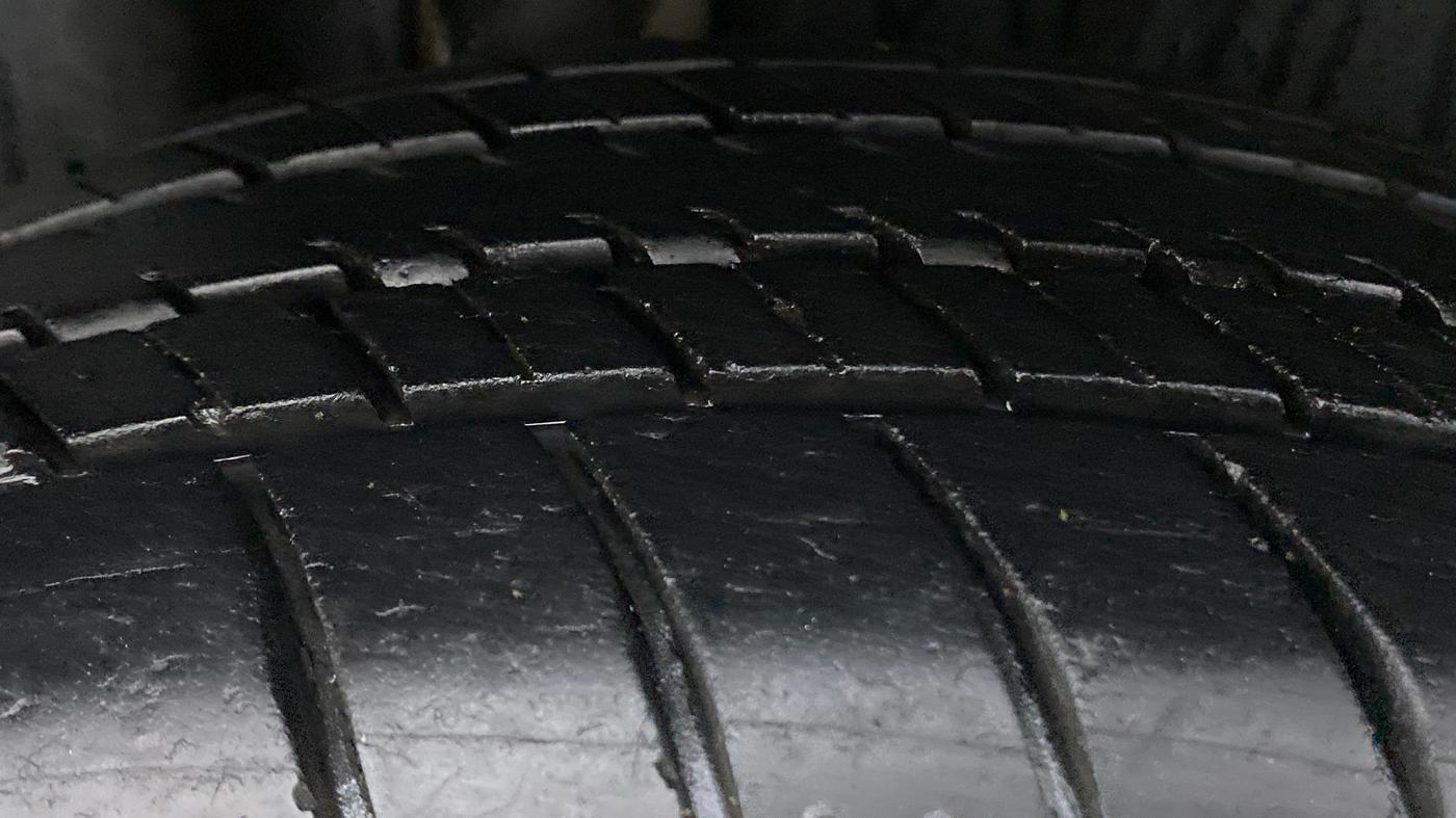 2015 Volkswagen Polo COMFORTLINE 1.2L PETROL, Petrol, Manual, 29,911 km, Right Rear Tyre Tread