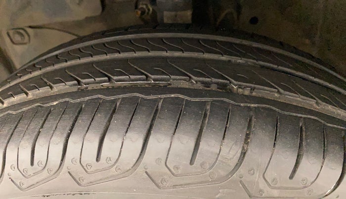 2013 Honda City 1.5L I-VTEC V MT, Petrol, Manual, 1,22,009 km, Left Front Tyre Tread
