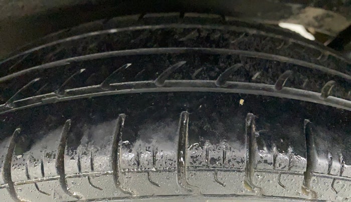 2014 Maruti Wagon R 1.0 LXI, Petrol, Manual, 64,539 km, Left Rear Tyre Tread