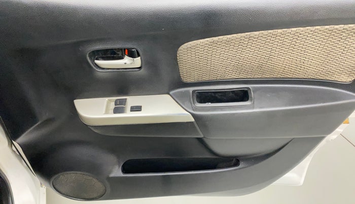 2014 Maruti Wagon R 1.0 LXI, Petrol, Manual, 64,539 km, Driver Side Door Panels Control